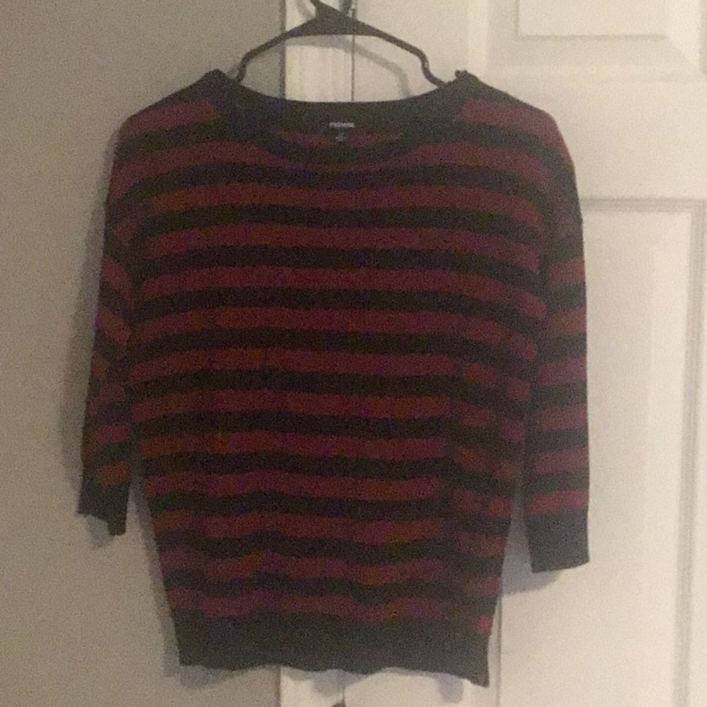 3/4 sleeve red & black stripe top